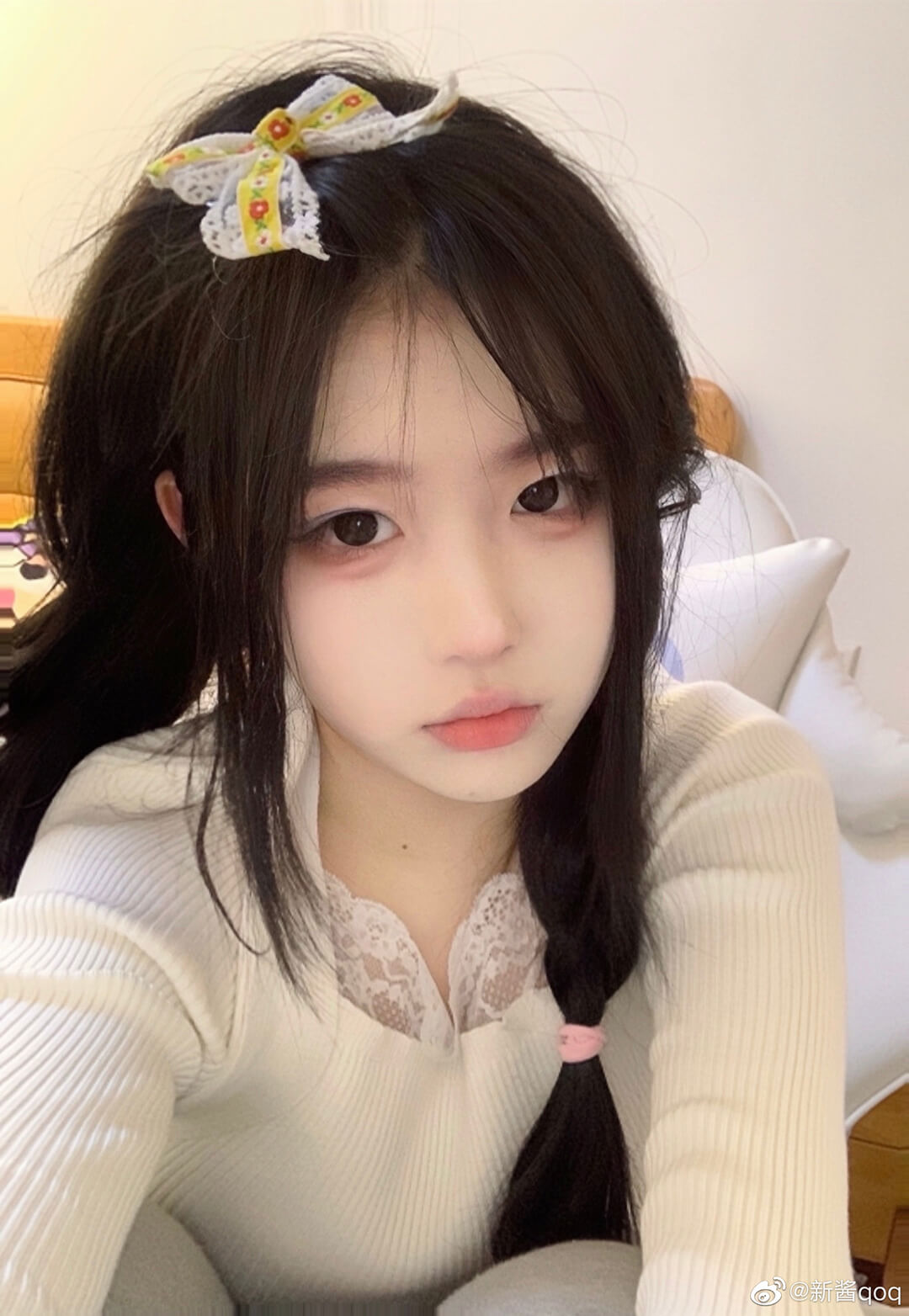 微博美女小姐姐推荐@新酱qoq,双马尾也太可爱了！