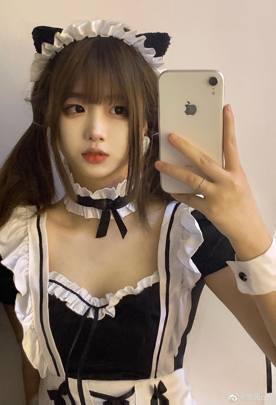 微博美女小姐姐推荐@新酱qoq,双马尾也太可爱了！