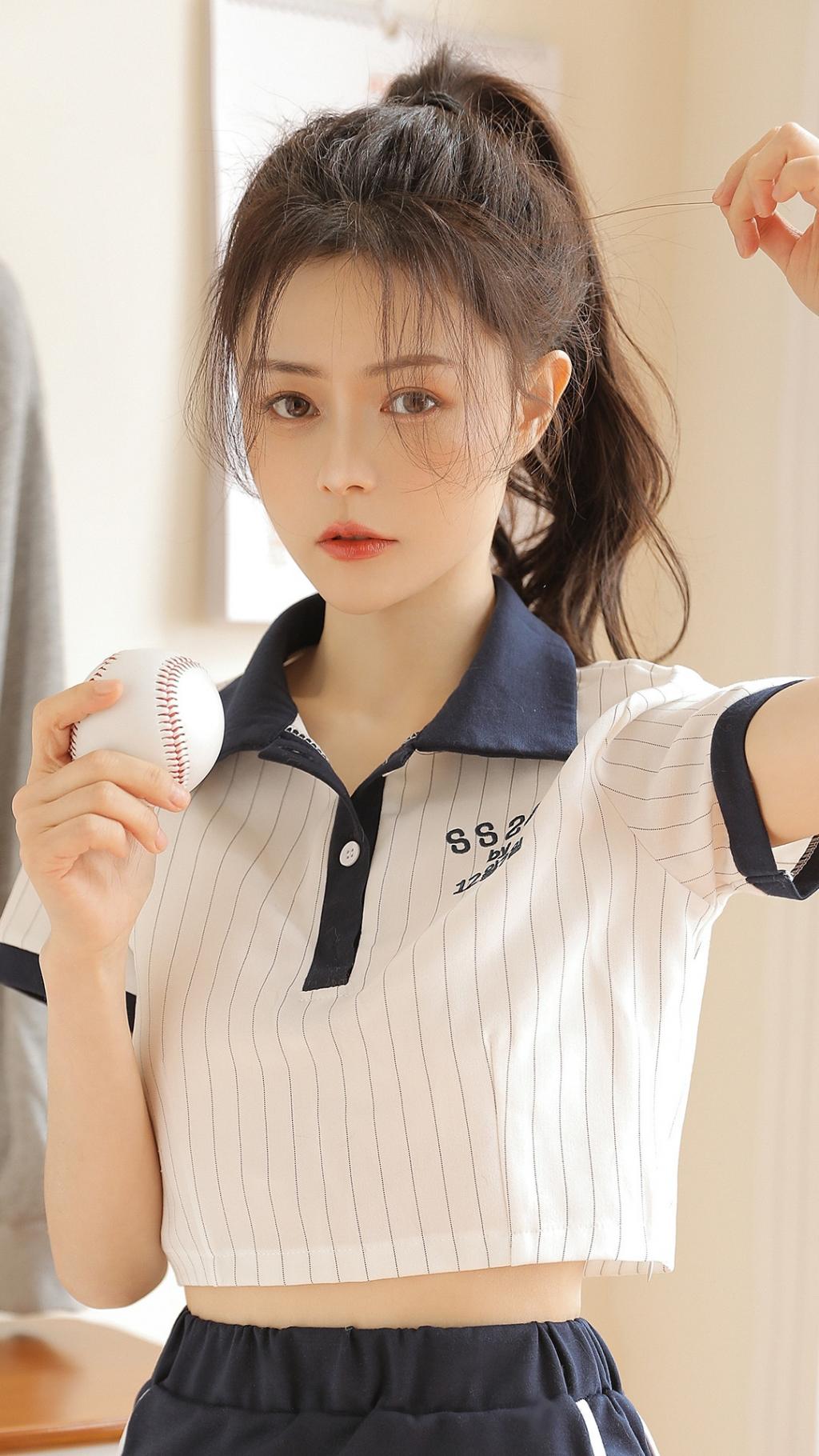 高马尾棒球少女青春活力写真