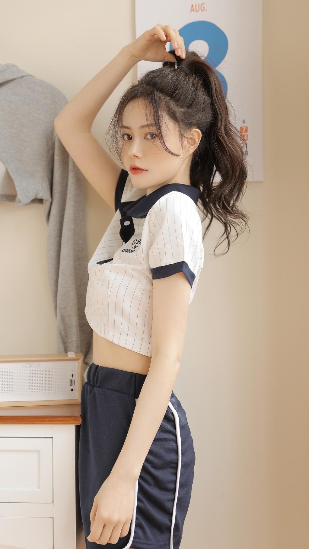 高马尾棒球少女青春活力写真