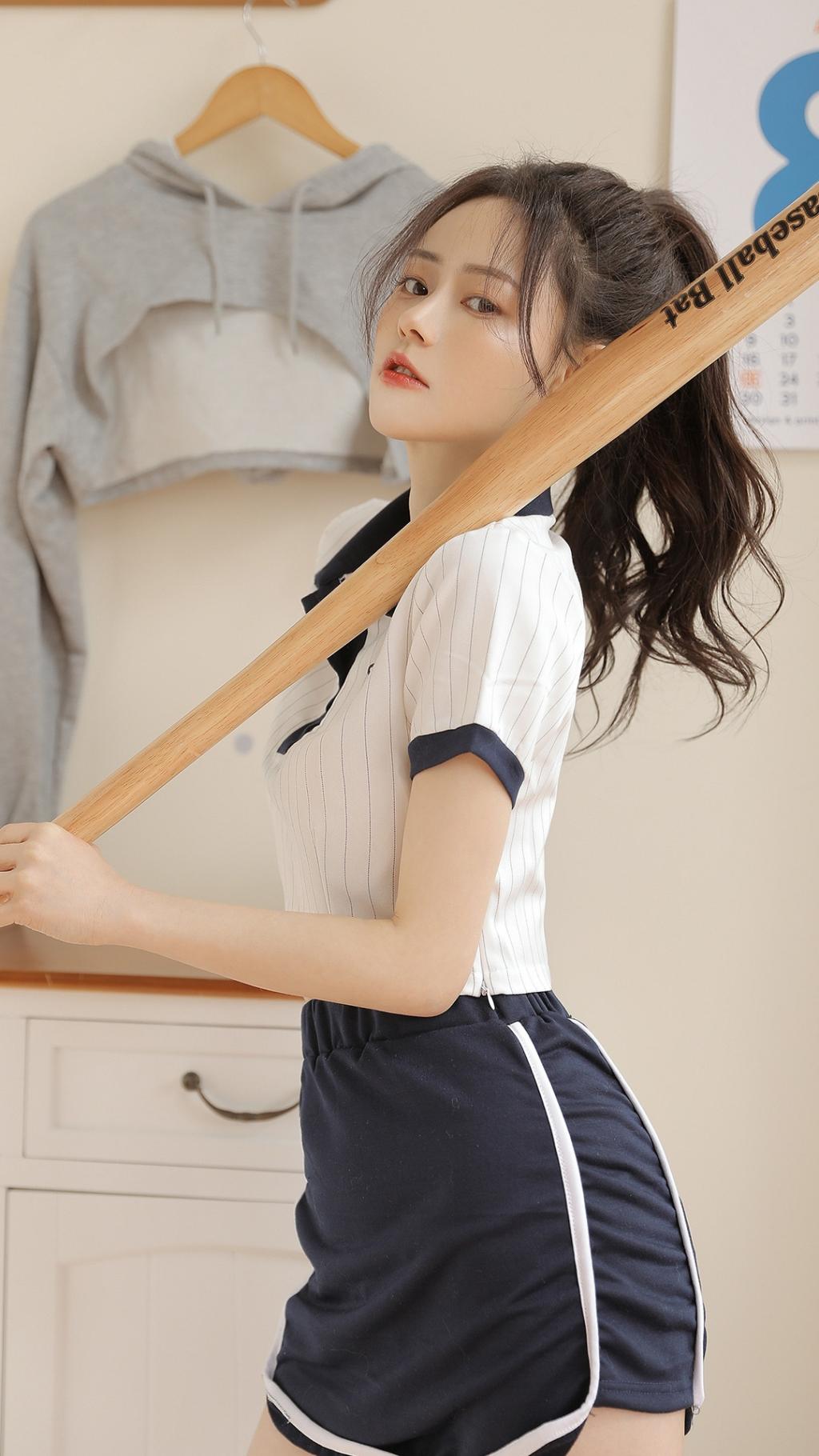 高马尾棒球少女青春活力写真