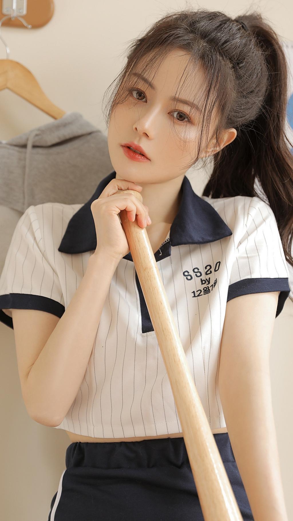 高马尾棒球少女青春活力写真