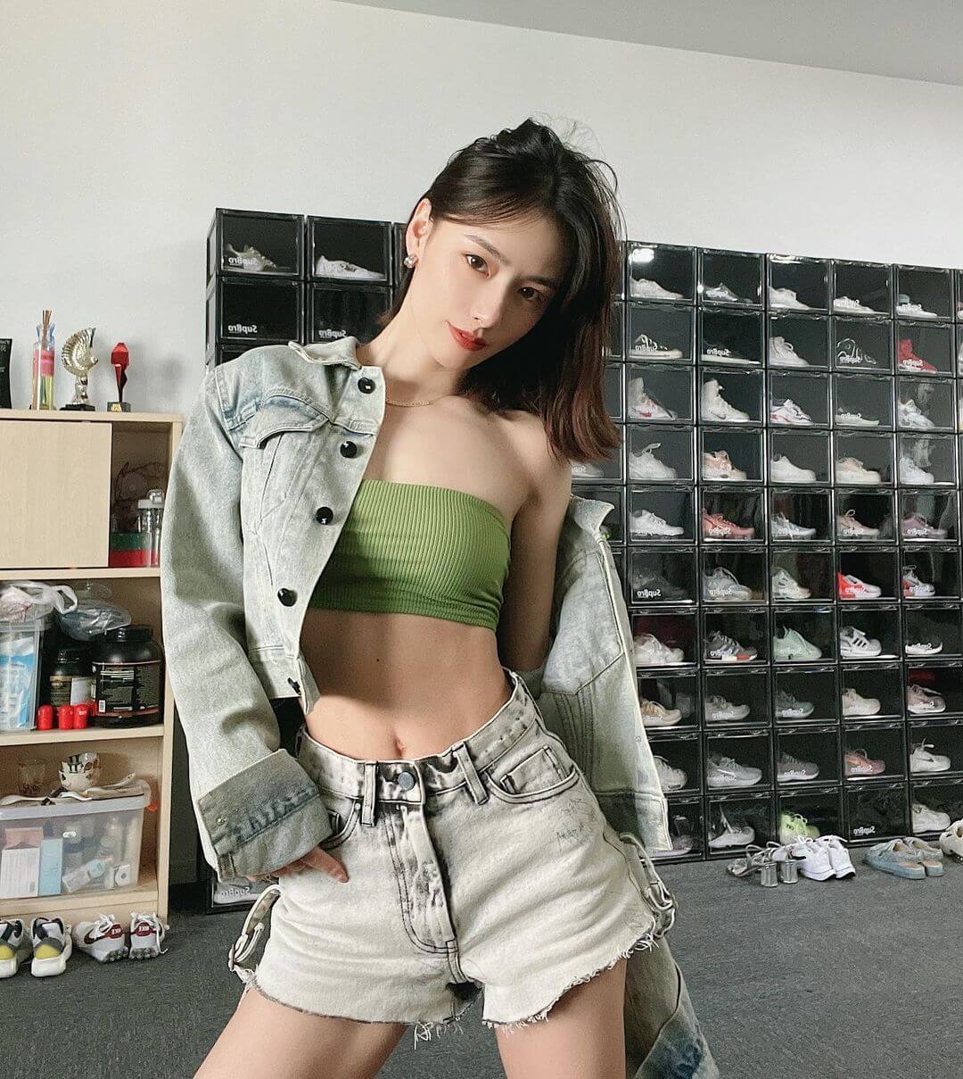 陈暖央写真合集-90后身材比例完美的网红健身女神