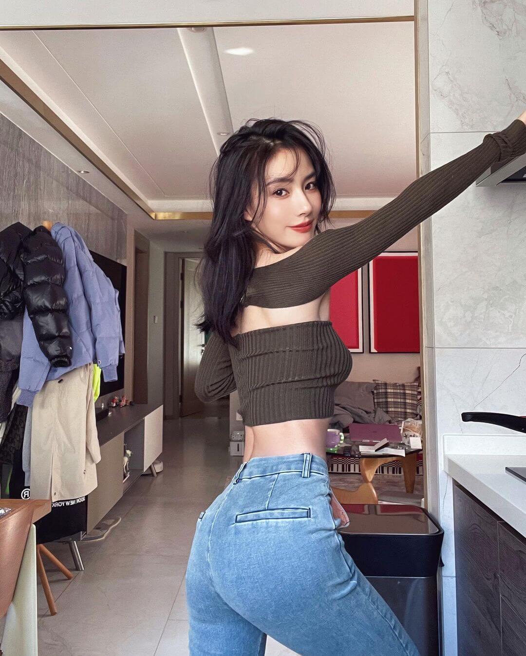 陈暖央写真合集-90后身材比例完美的网红健身女神