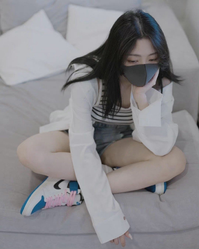 抖音玩偶姐姐图片