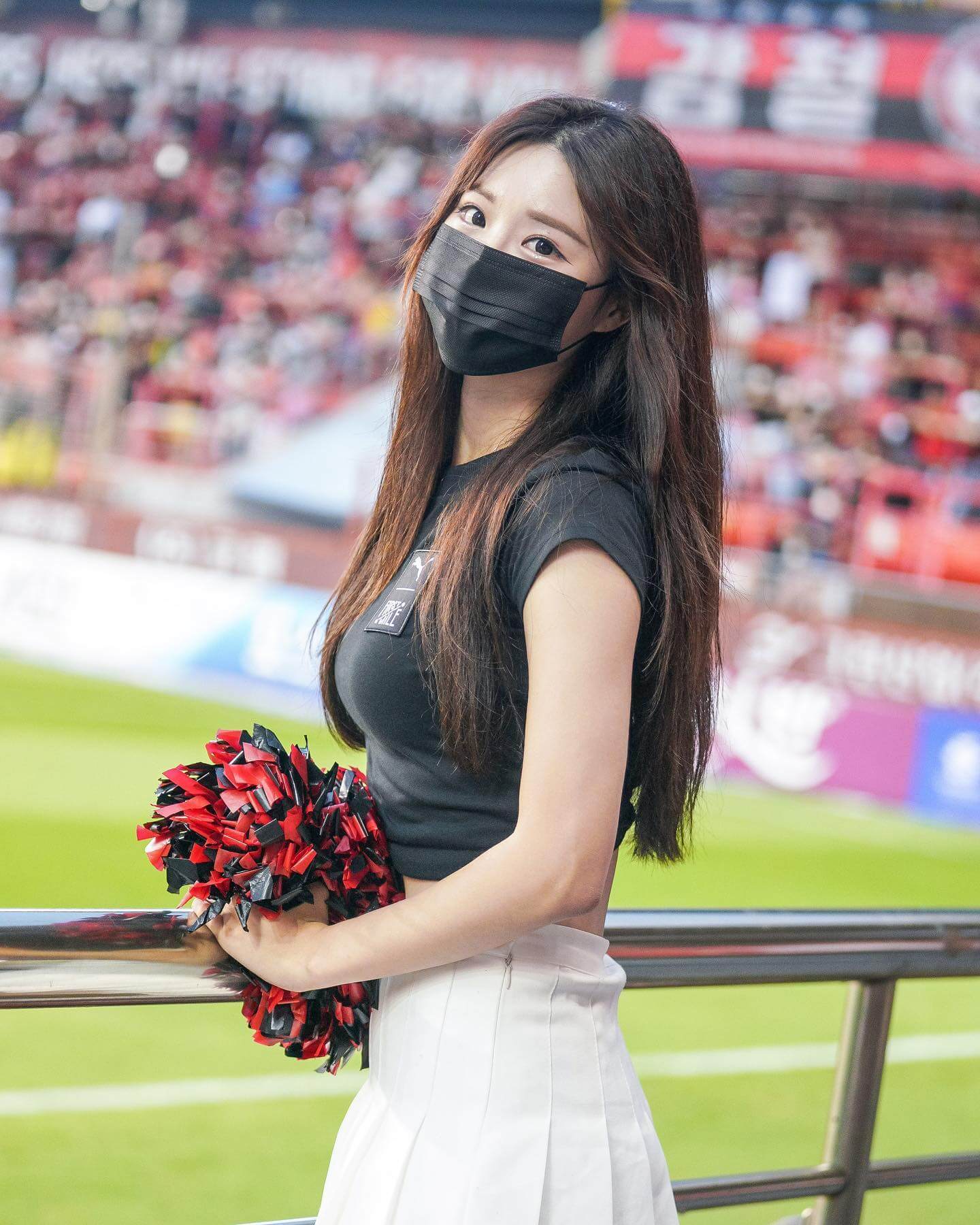 可爱的韩国啦啦队队长崔洪罗图片