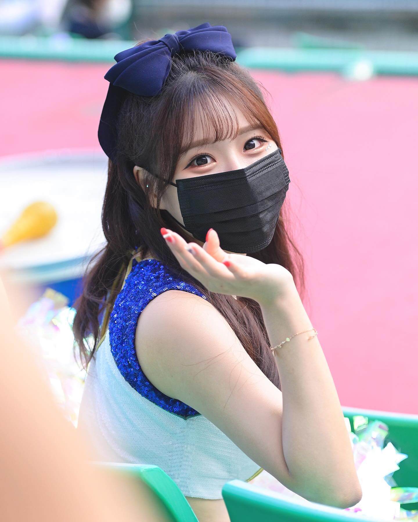 可爱的韩国啦啦队队长崔洪罗图片