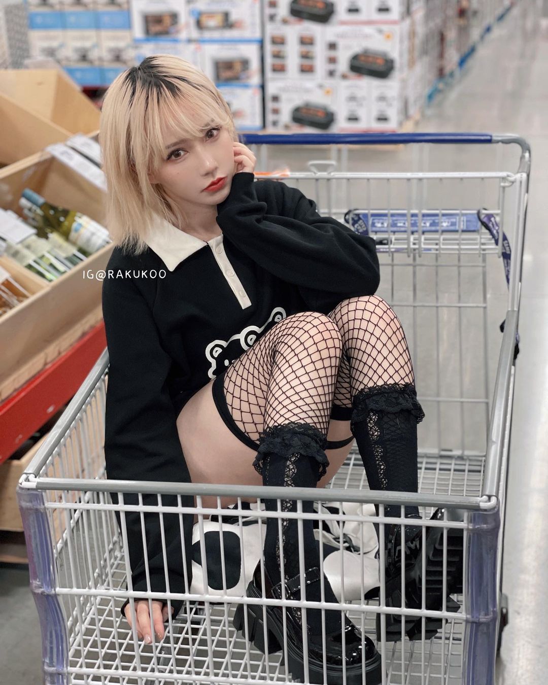 洛洛子rakukoo,性感百变的COSER