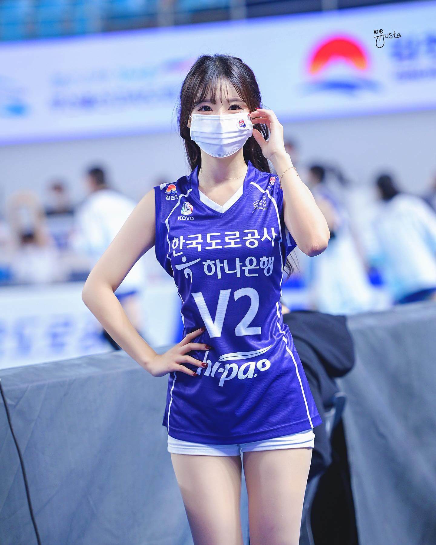 可爱的韩国啦啦队队长崔洪罗图片