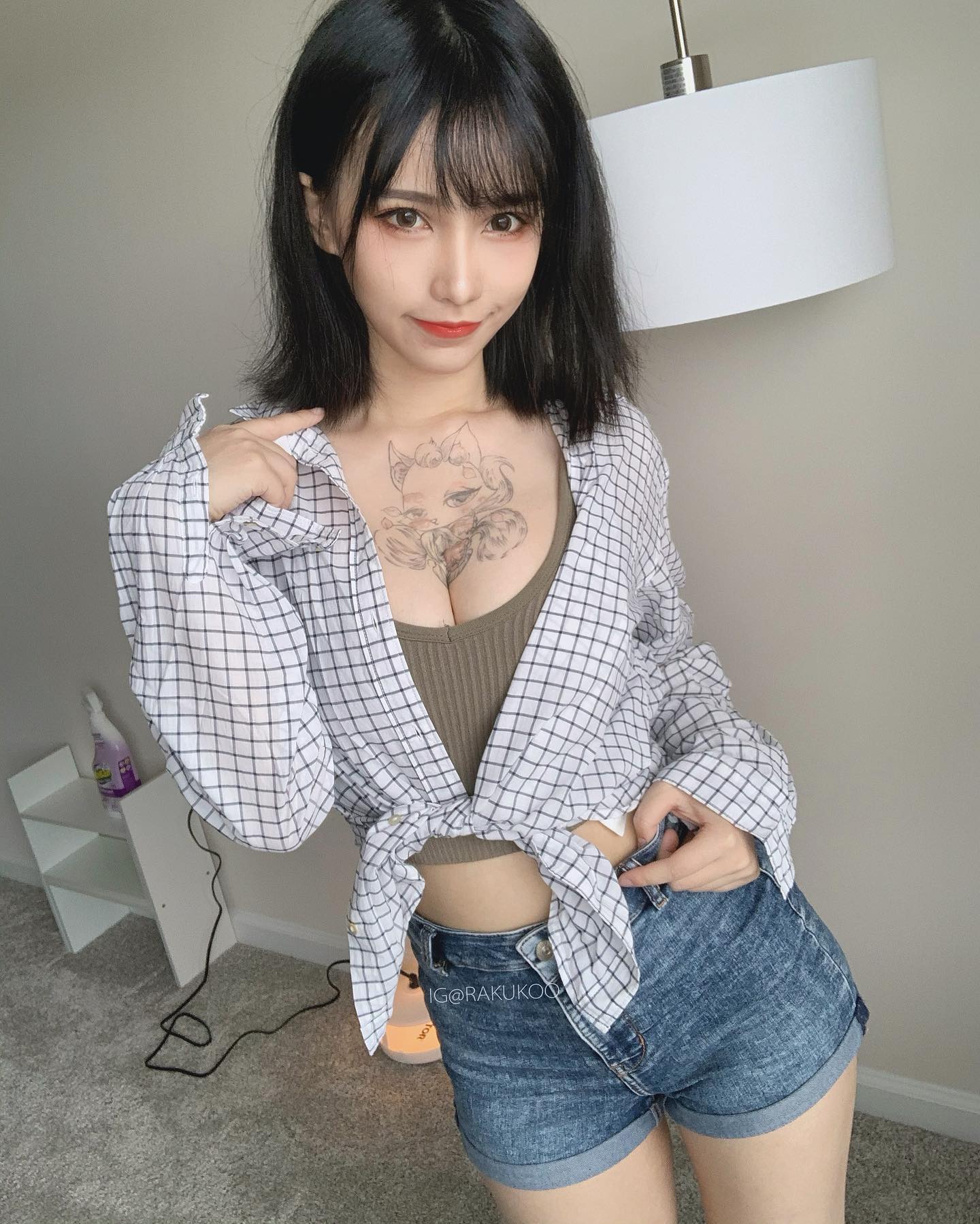 洛洛子rakukoo,性感百变的COSER