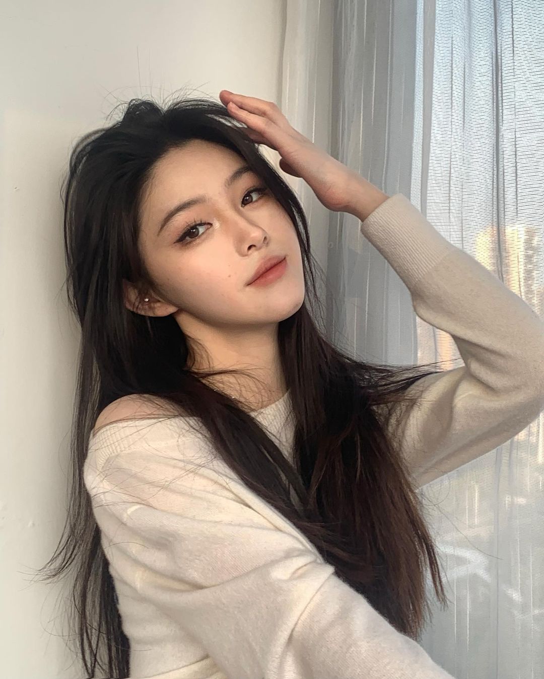 御姐系长发正妹[阿宅]长相清秀气质俱佳