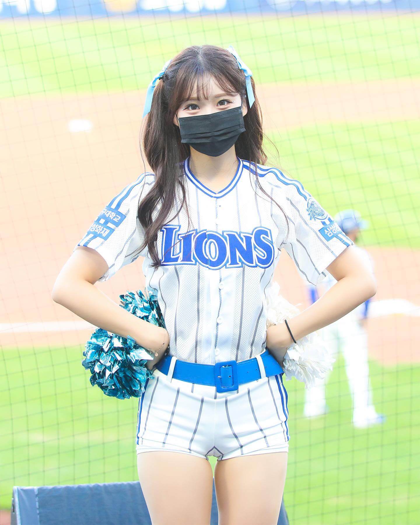 可爱的韩国啦啦队队长崔洪罗图片