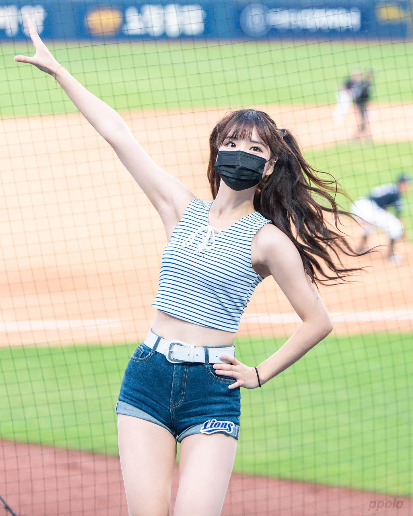 可爱的韩国啦啦队队长崔洪罗图片