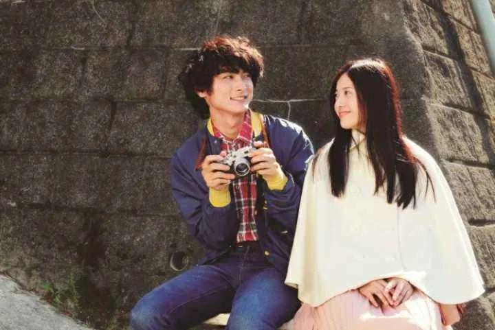 有什么电影适合情侣晚上在家看？