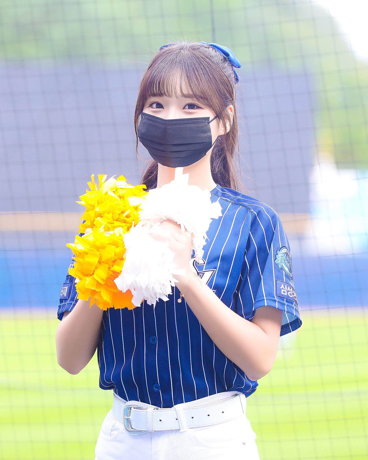 可爱的韩国啦啦队队长崔洪罗图片