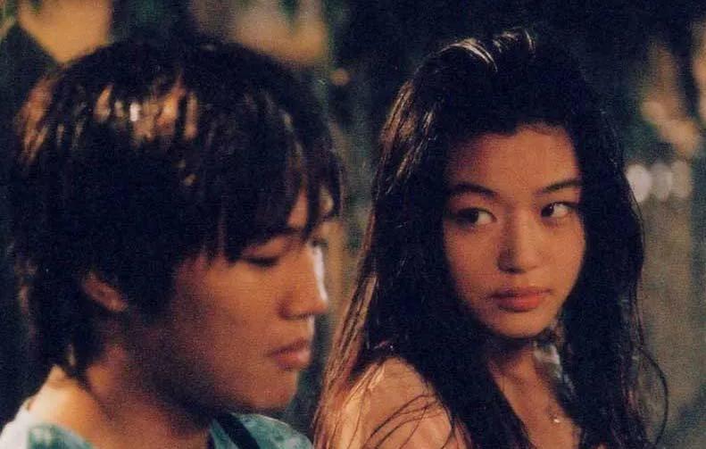 有什么电影适合情侣晚上在家看？