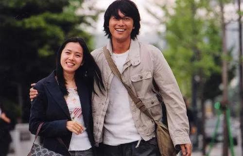 有什么电影适合情侣晚上在家看？