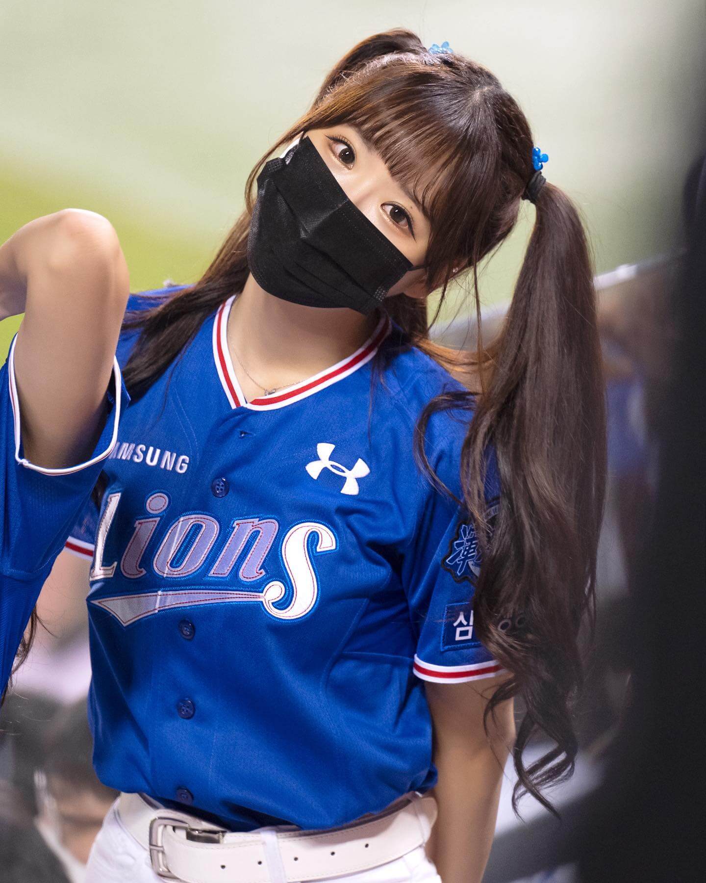 可爱的韩国啦啦队队长崔洪罗图片