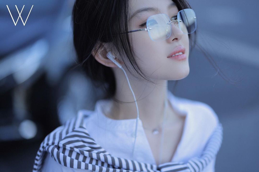 御姐系长发正妹[阿宅]长相清秀气质俱佳