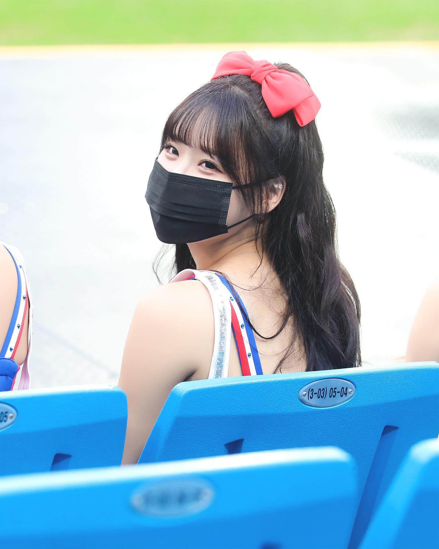 可爱的韩国啦啦队队长崔洪罗图片