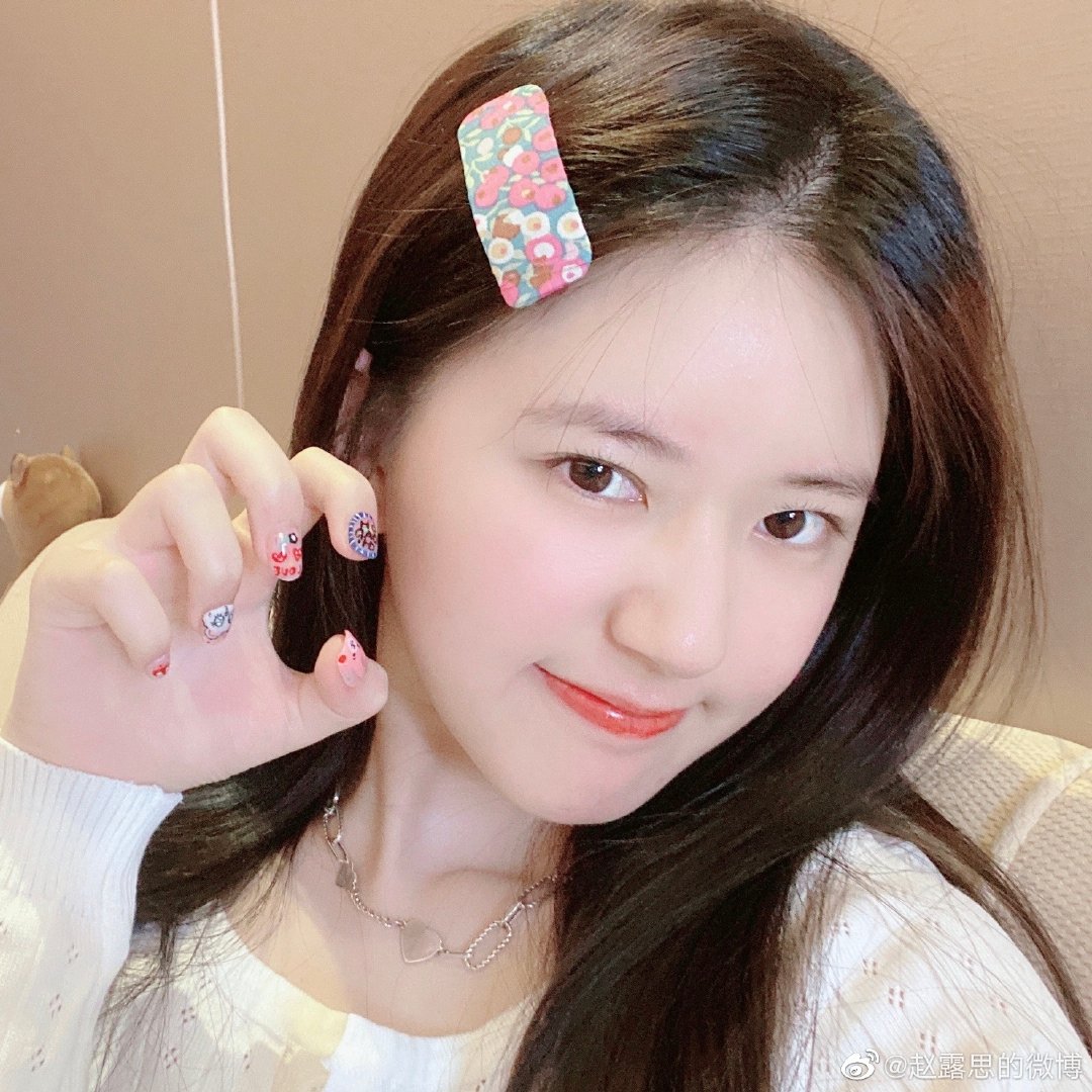 微博阅读34亿的话题-传闻中的陈芊芊 @赵露思的微博