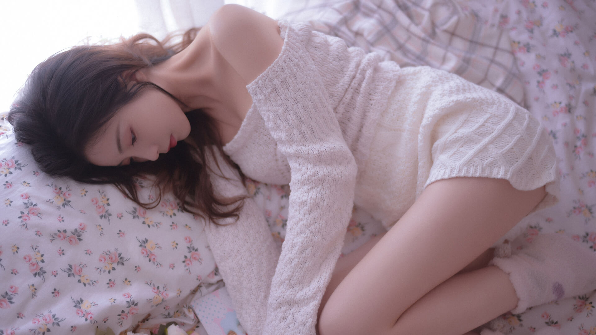 精选《绝美佳人》高清养眼好看好身材美女电脑壁纸