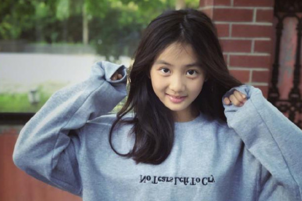 黄多多图书馆事件聊天记录，黄磊女儿isb被开除真的吗