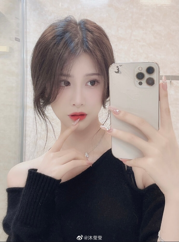 沐莹莹即将跳槽首秀 结束虎牙最后一场直播 称不圈钱的日子过够了