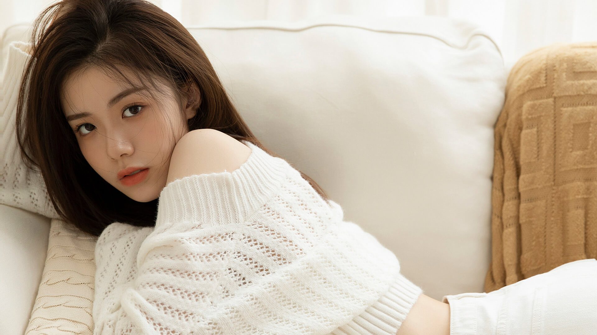 精选《绝美佳人》高清养眼好看好身材美女电脑壁纸