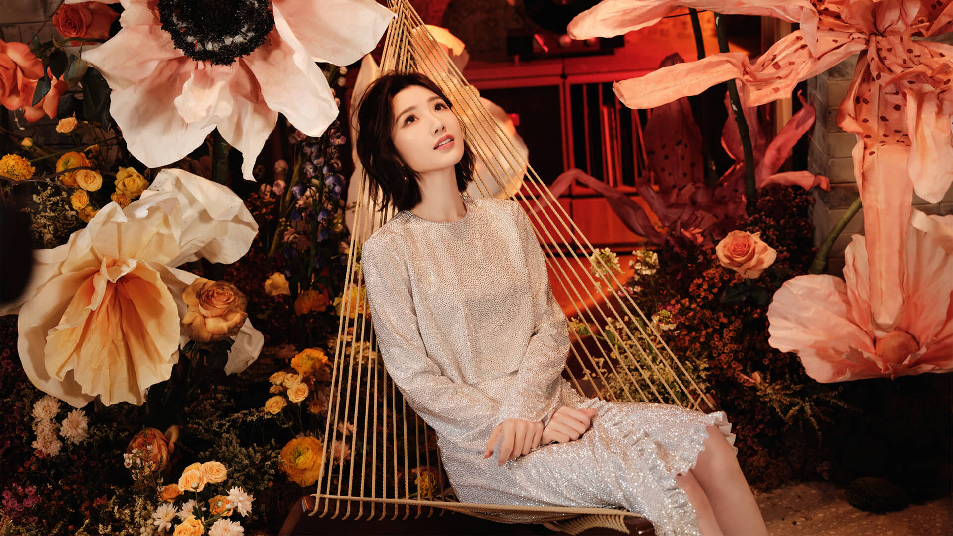 精选《绝美佳人》高清养眼好看好身材美女电脑壁纸