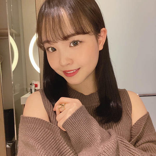 不挑食的工藤拉拉写真分享，暗黑界的女战神！