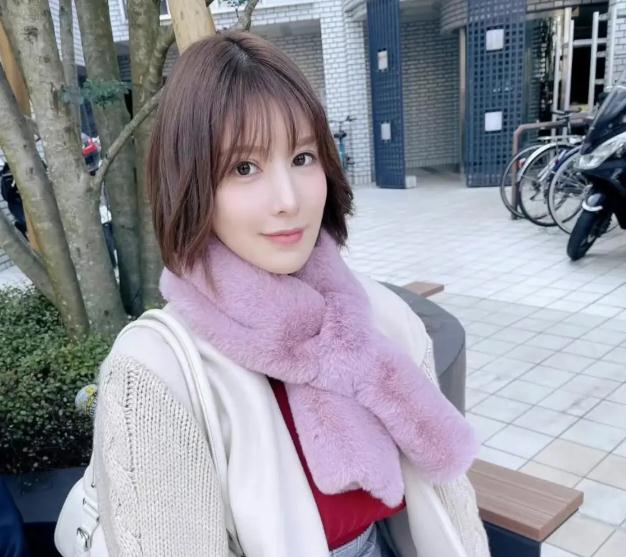 岛国女星有栖花绯ins图集，暗黑界第一罩杯！