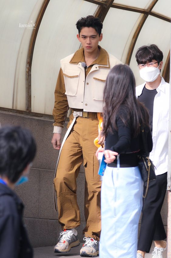 黄旭熙怎么了出什么事了？跑男黄旭熙劈腿遭实锤