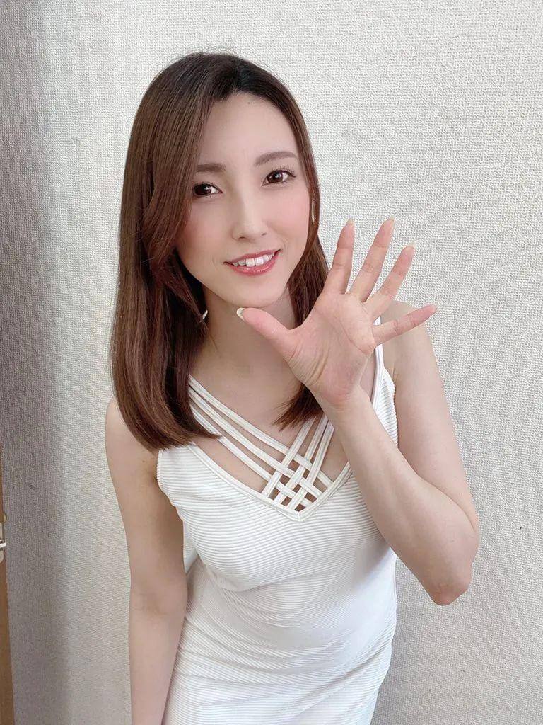 森泽佳奈资料简介及高清生活写真图片