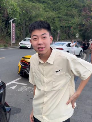 疑似73万粉丝的抖音忘川线下进行多人运动