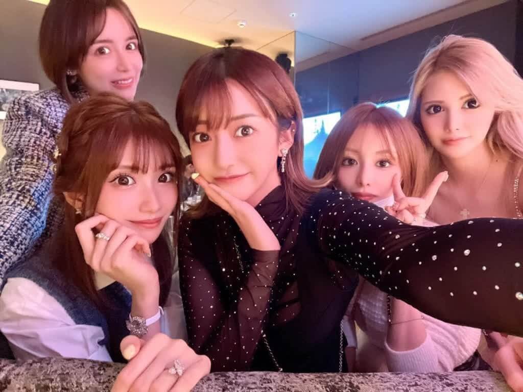 21岁日本最美花魁Himeka，靠自己白手起家公开逾百万Hermès山！