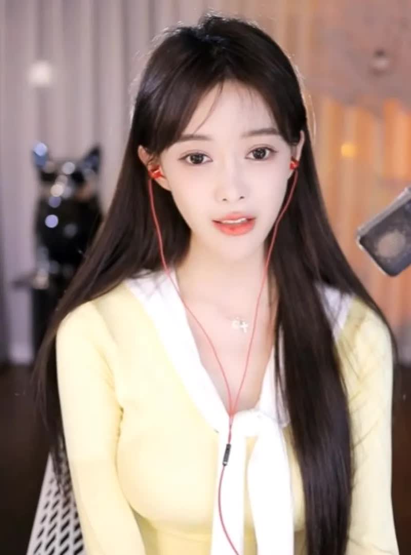 20天20万陪大哥，芮甜甜被闺蜜砸饭碗 小蛮妖回应被套路