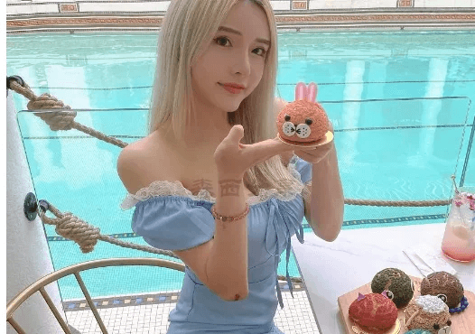 抖音网红甜鲛妹儿游泳池是什么梗，视频在哪看