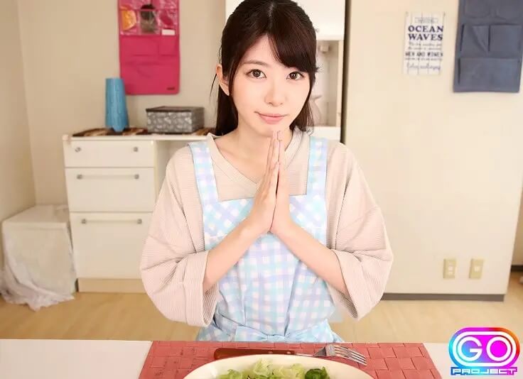 有坂深雪个人资料图片，像精灵一样漂亮可爱的美少女