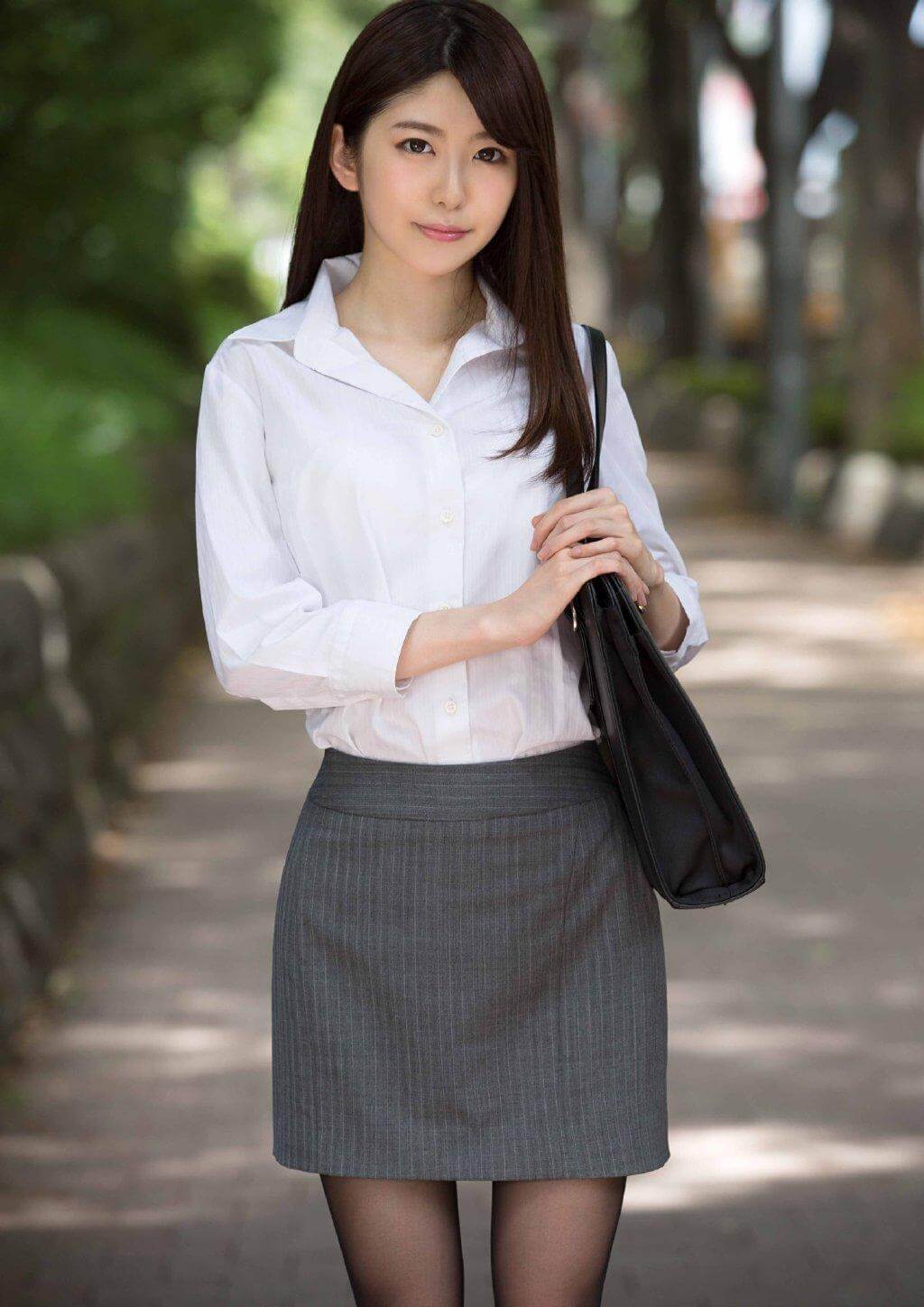 有坂深雪个人资料图片，像精灵一样漂亮可爱的美少女