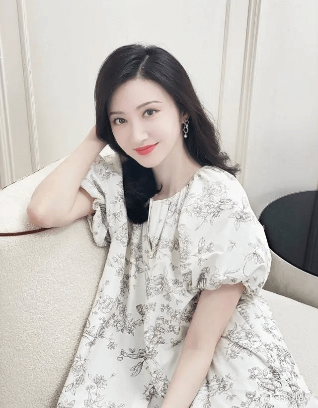 张继科用私密照还赌债事件，景甜的3段视频遭泄露疑似为AI换脸