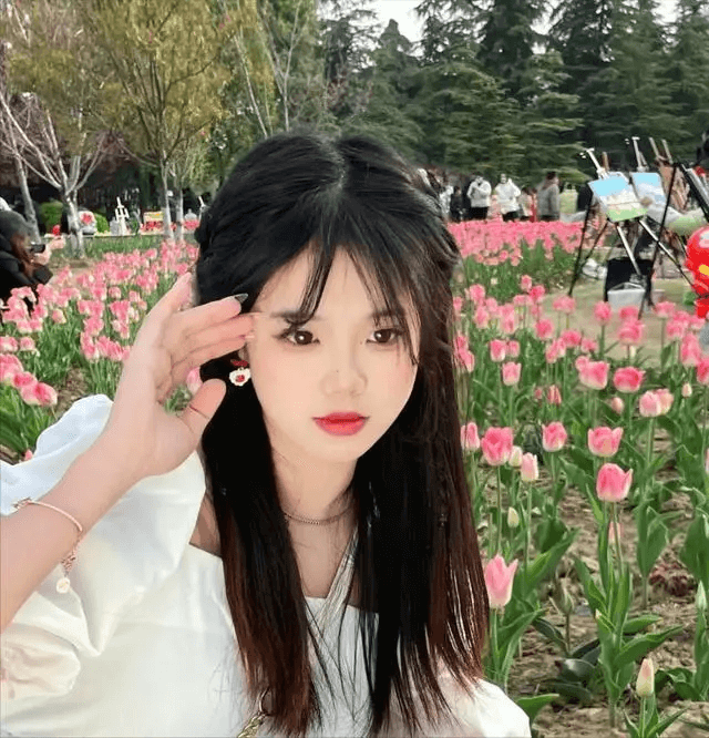 淮阴纯爱战神月供4000养小女友，被大四体育生截胡聊天曝光