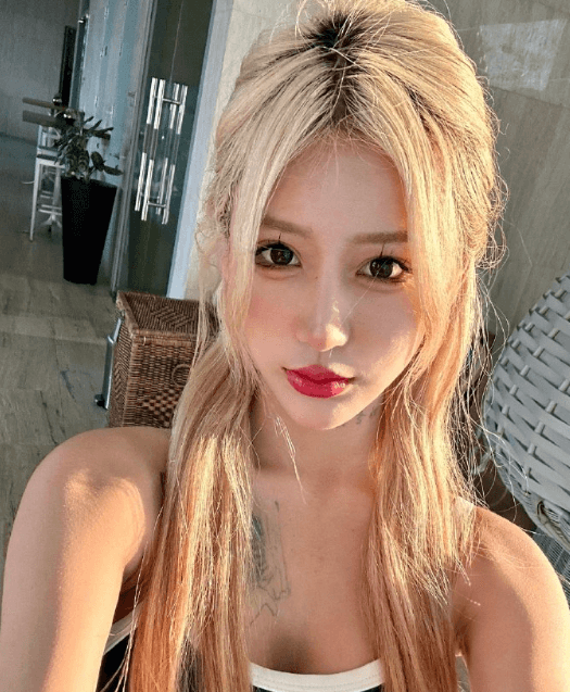 网红韩婧格打扑克是什么梗，韩婧格1分32秒视频是真的吗？