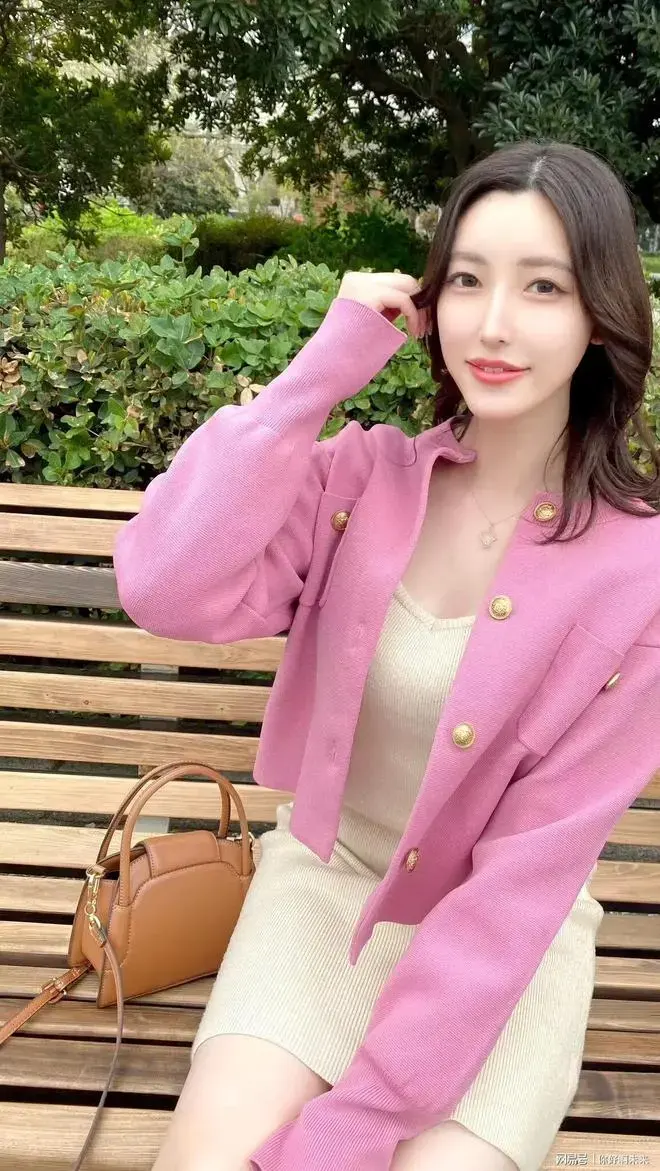 人气网红森泽佳奈 (飯岡かなこ)个人资料及图片