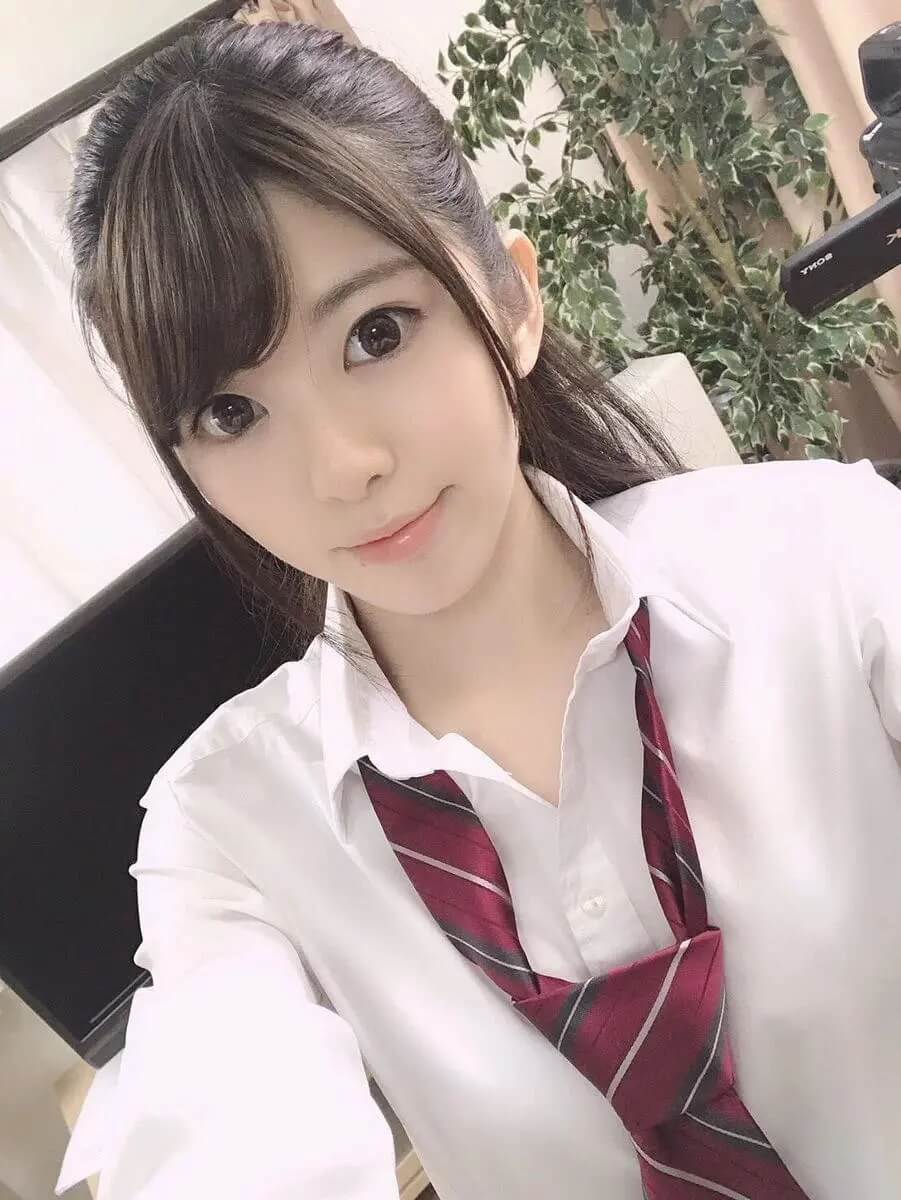 有坂深雪个人资料图片，像精灵一样漂亮可爱的美少女