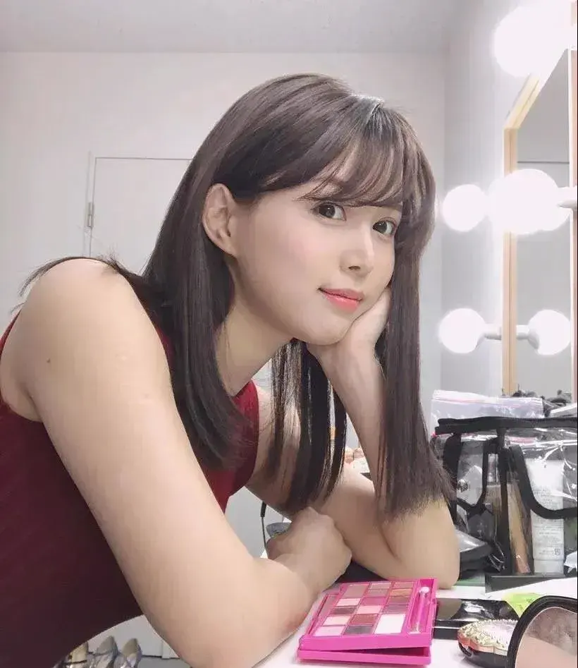 清纯甜美又性感葵司个人资料，葵司两个空调修理工成经典