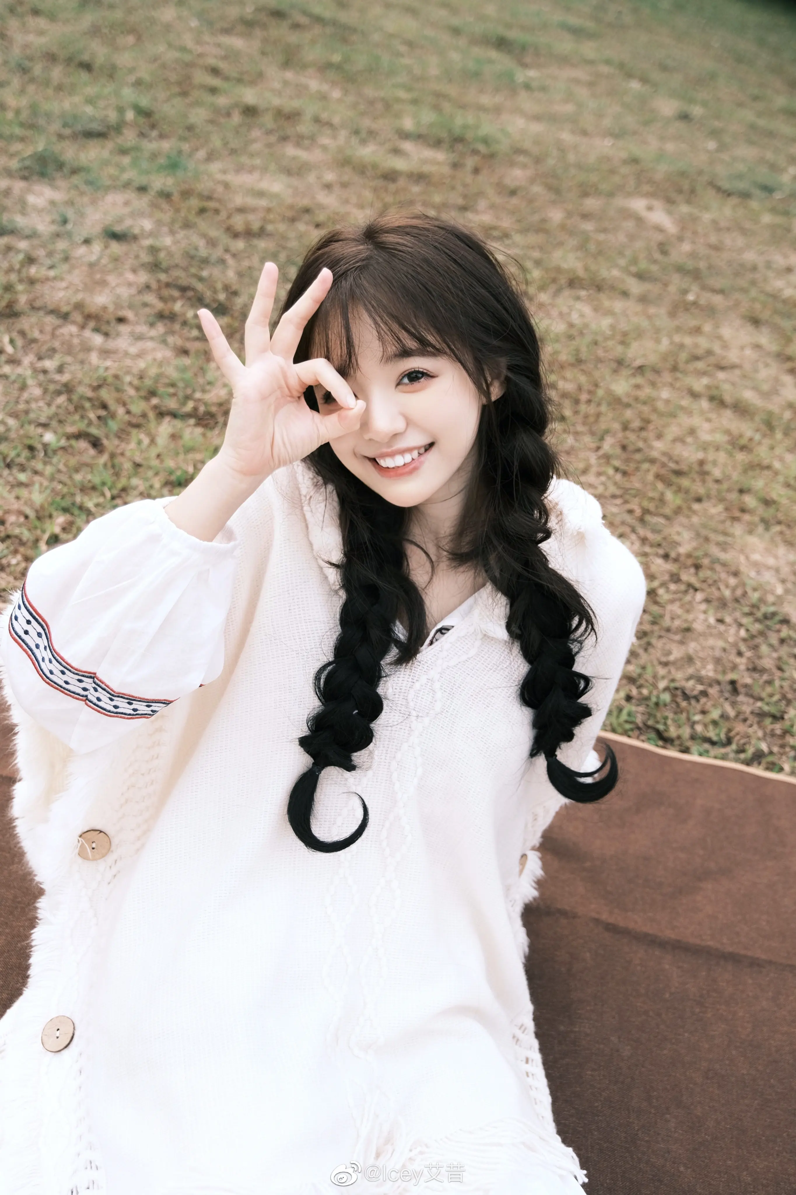 推特纯欲风小姐姐Icey艾昔个人照片，笑起来甜甜的