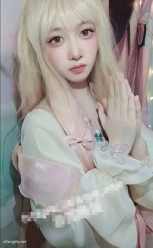 四川音乐学院大一新生张梦如视频曝光 腰技堪比职业外围