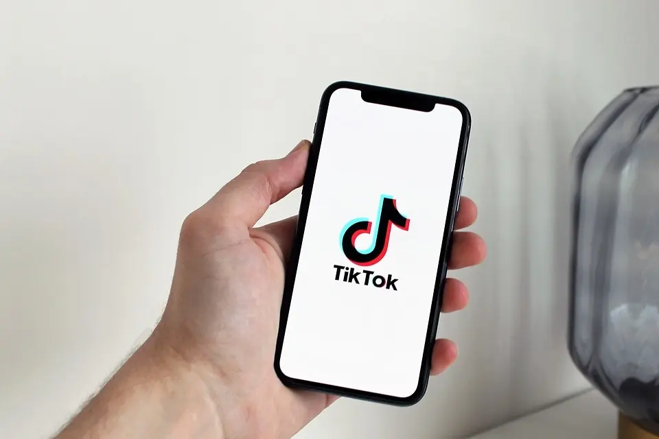 用什么加速器才能看tiktok？（tiktok国际版加速器）