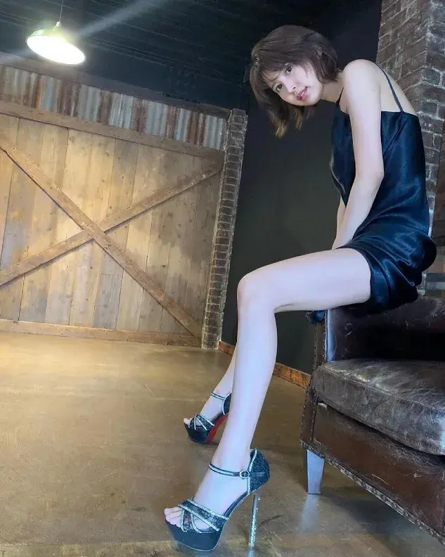 清纯甜美又性感葵司个人资料，葵司两个空调修理工成经典